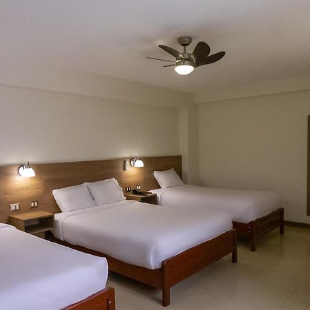 Hotel Alexander Trujillo Eksteriør bilde