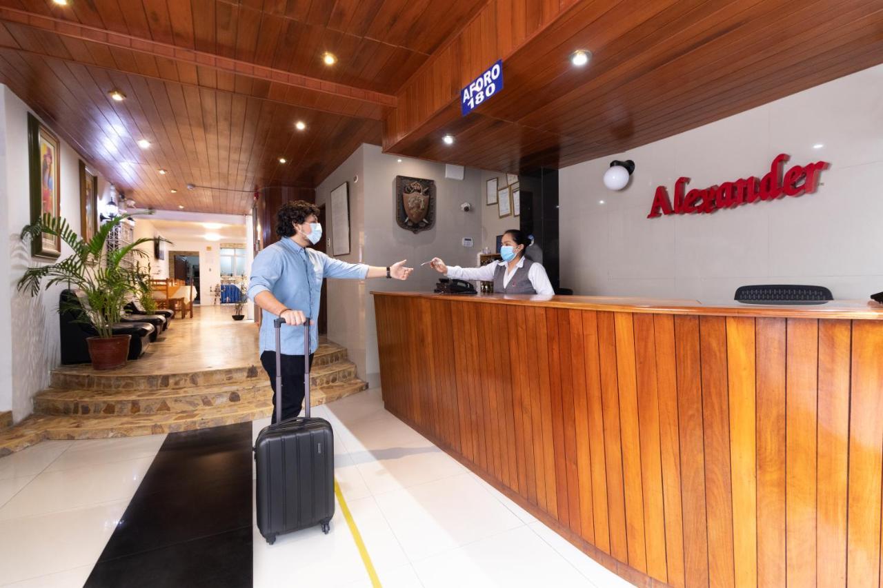 Hotel Alexander Trujillo Eksteriør bilde