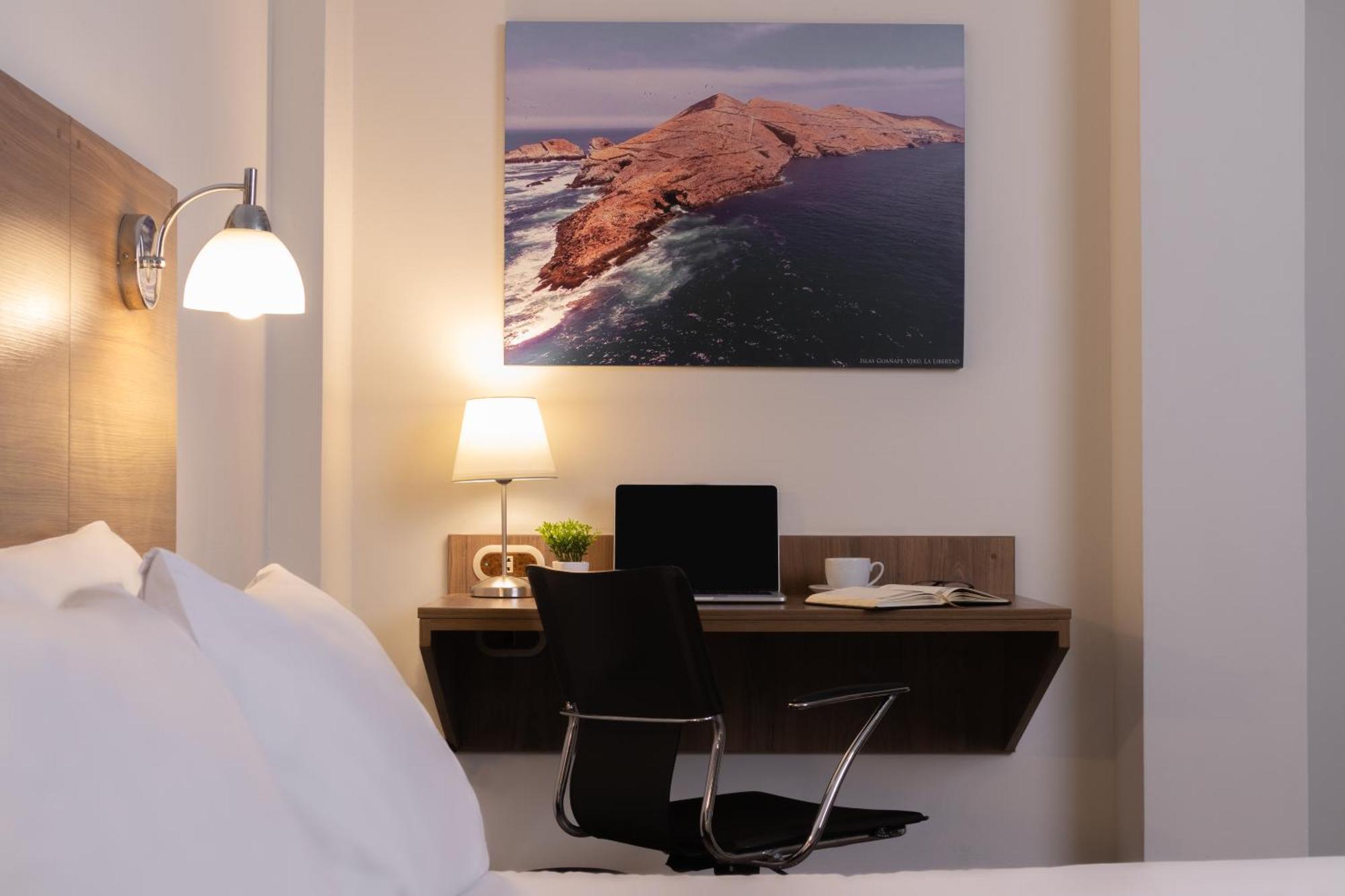 Hotel Alexander Trujillo Eksteriør bilde