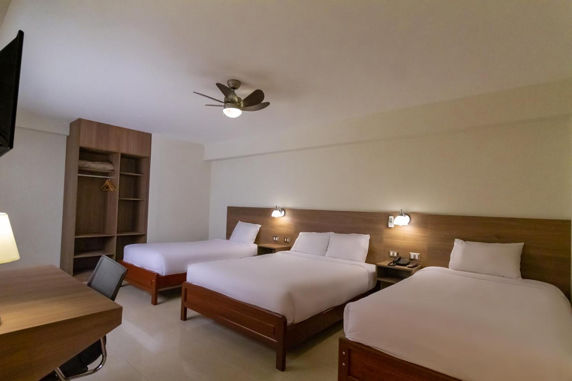 Hotel Alexander Trujillo Eksteriør bilde