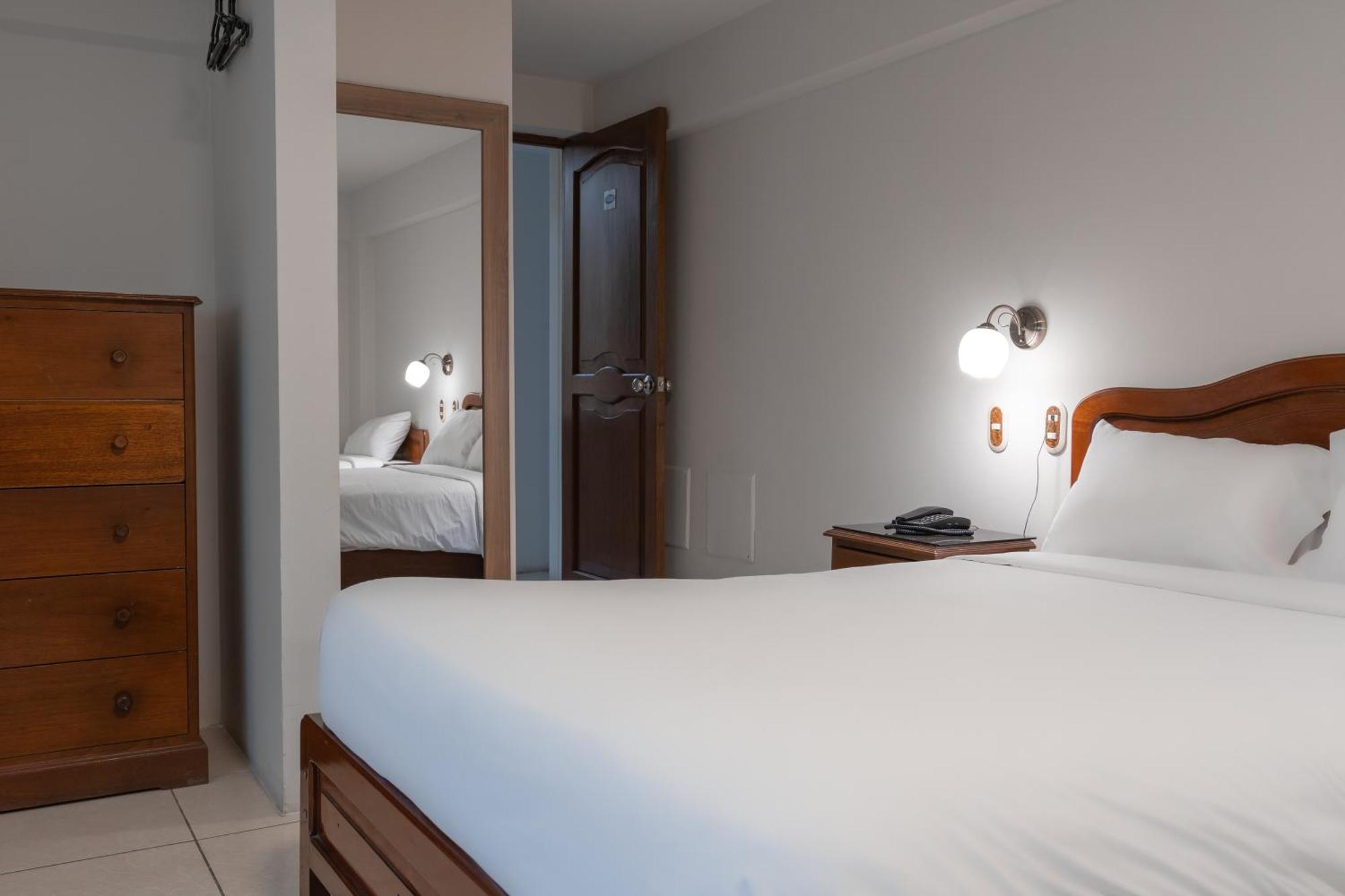 Hotel Alexander Trujillo Rom bilde